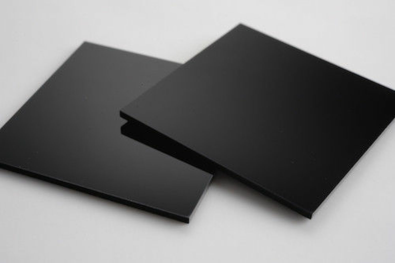 Матовый лист купить. Оргстекло Perspex 4 мм черное. Черный акрил 3 мм. Черный матовый пластик. Черный акрил пластик.